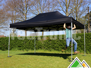 Tente pliante de 3x4,5m avec une construction robuste: une personne adulte peut s'y suspendre!