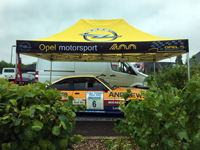 Barnum imprimé pour Opel Motorsport pendant le rallye.