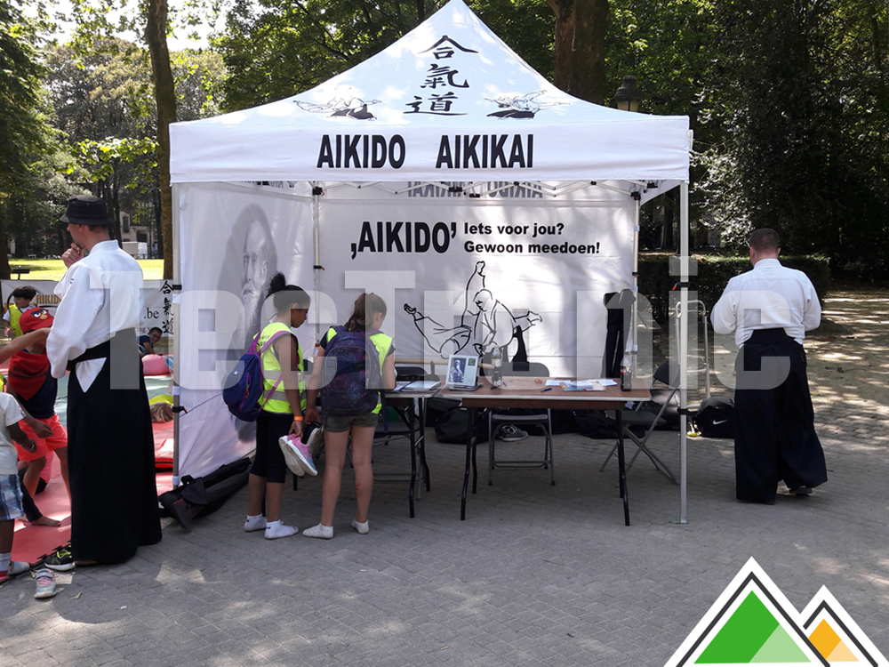 Tente pliante imprimée pour Aikido.