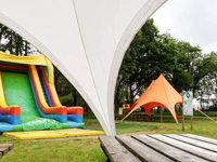 Tente étoile 10m twin avec bâche orange de Vallée des Korrigans à Savenay