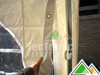 La tente 3x4 pro pvc est équipée avec des bandes velcros pour assurer des fermetures étanches aux intempéries