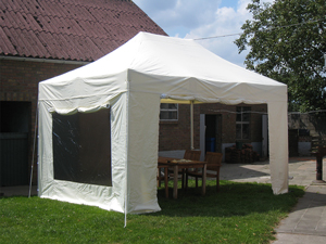 Tente pliante professionnelle 3x4,5 m en PVC blanc (attention : livrée sans fenêtres !)