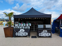 Tente de marché 4x4 noire pour Capcorner