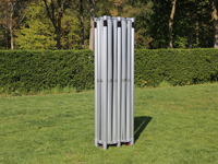 Une tente pliante de 4x8 m repliée a une hauteur de 2,10 m