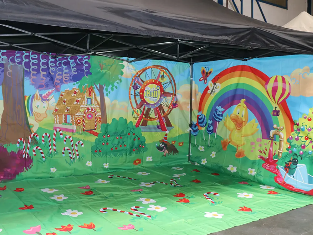 Gepersonaliseerd grondzeil (i.c.m. bedrukte zijwanden) voor Little Ball Village