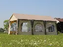 Mooie feesttent met taupe dakzeil en beige zijwanden