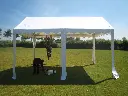 Opgestelde feesttent 4 bij 4 zonder zijwanden