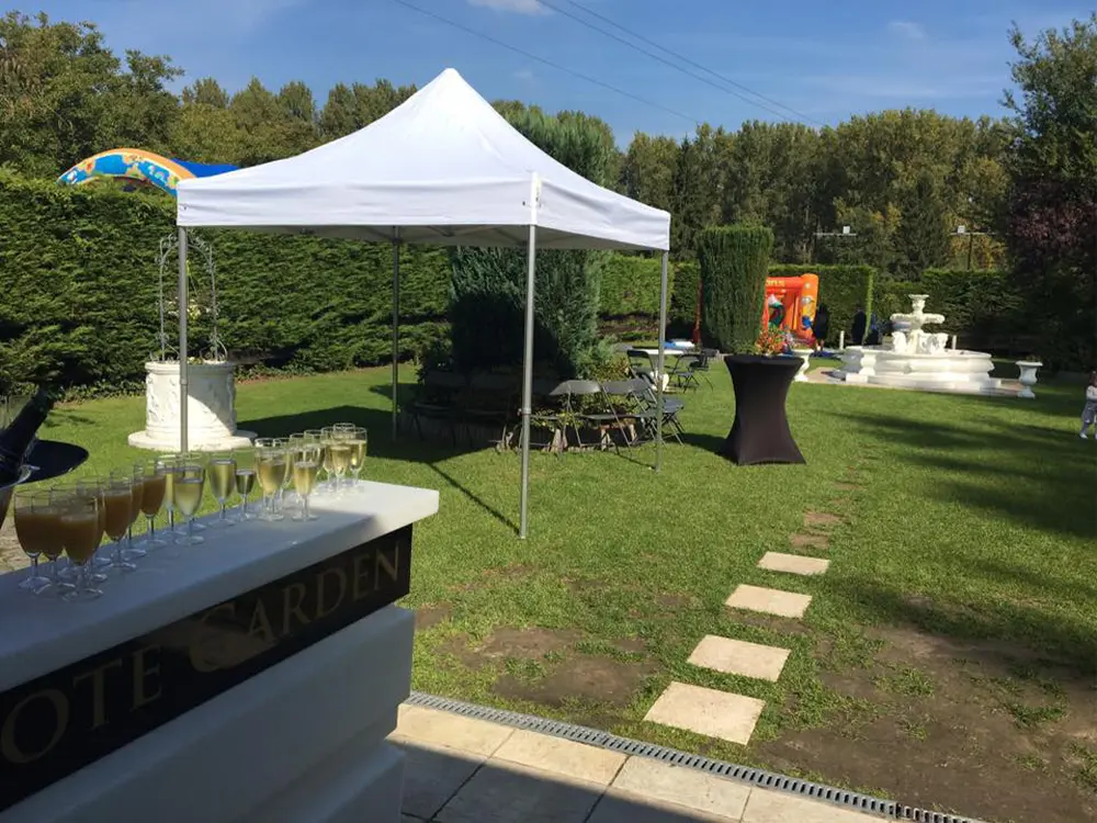 Occasion : tente pliante 3 x 3 m Solid 50 blanc